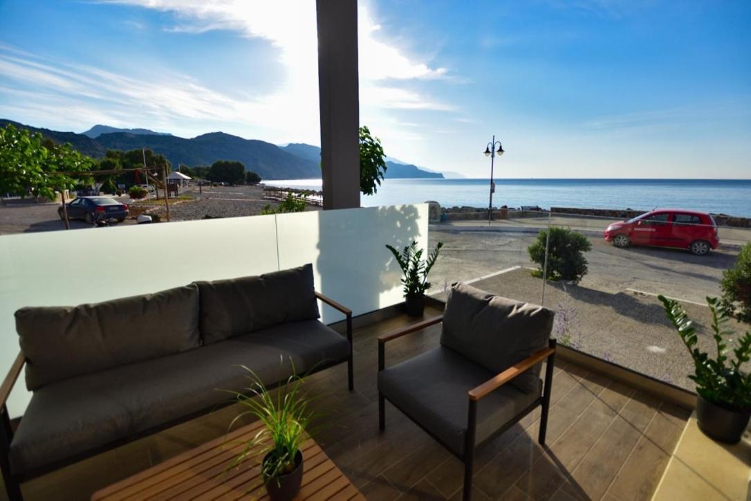 Gonis Grand Luxury Suite Palaiochora Eksteriør billede