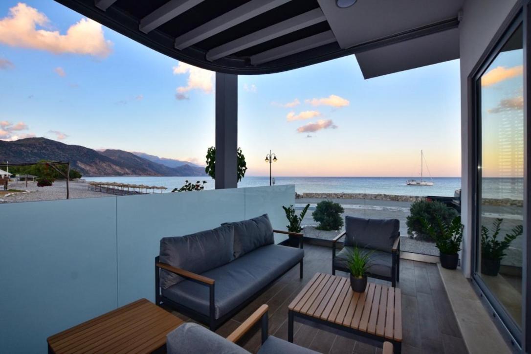 Gonis Grand Luxury Suite Palaiochora Eksteriør billede