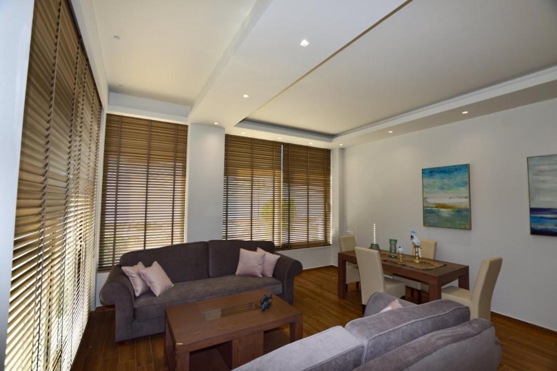 Gonis Grand Luxury Suite Palaiochora Eksteriør billede