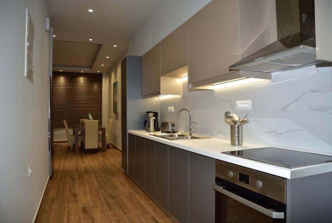 Gonis Grand Luxury Suite Palaiochora Eksteriør billede